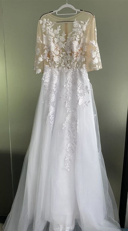 Applique/Tulle Wedding Gown