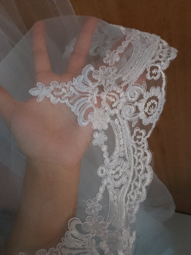 Vintage Chapel Length Lace Edge Tulle Wedding Veil