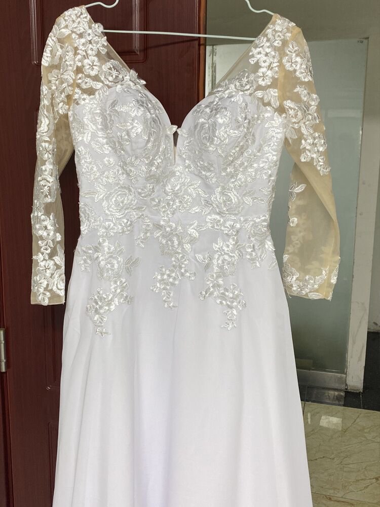 Chiffon/Lace Wedding Gown All Sizes/Colors