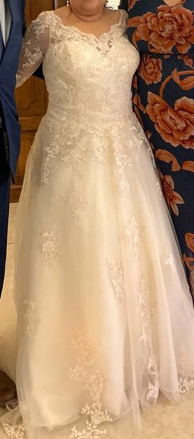 Elegant Lace Applique Wedding Gown All Sizes