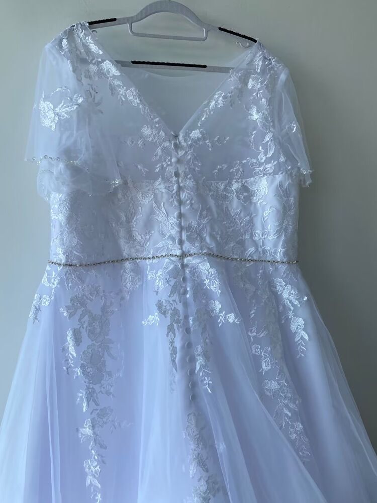 Applique/Tulle A Line Wedding Gown All Sizes/Colors