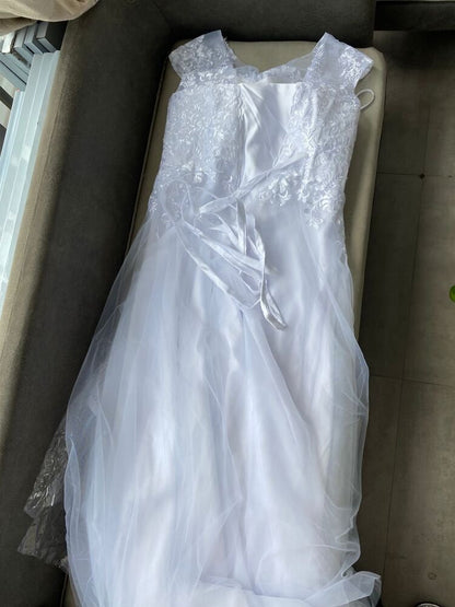 Simple Lace/Tulle Wedding Gown All Sizes/Colors