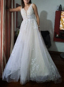 Lace Applique/Tulle A Line Wedding Gown All Sizes/Colors