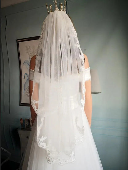 Vintage Look Lace Edge Waist Length Wedding Veil