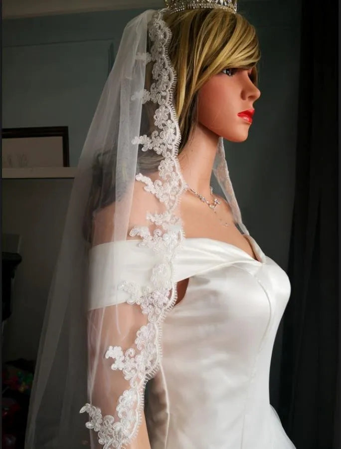 Vintage Look Lace Edge Waist Length Wedding Veil