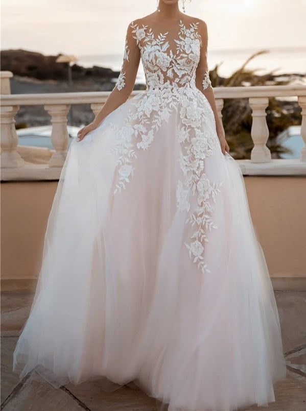 Applique/Tulle Wedding Gown