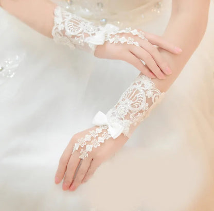 Elegant Boho Lace Fingerless Wrist Wedding Gloves