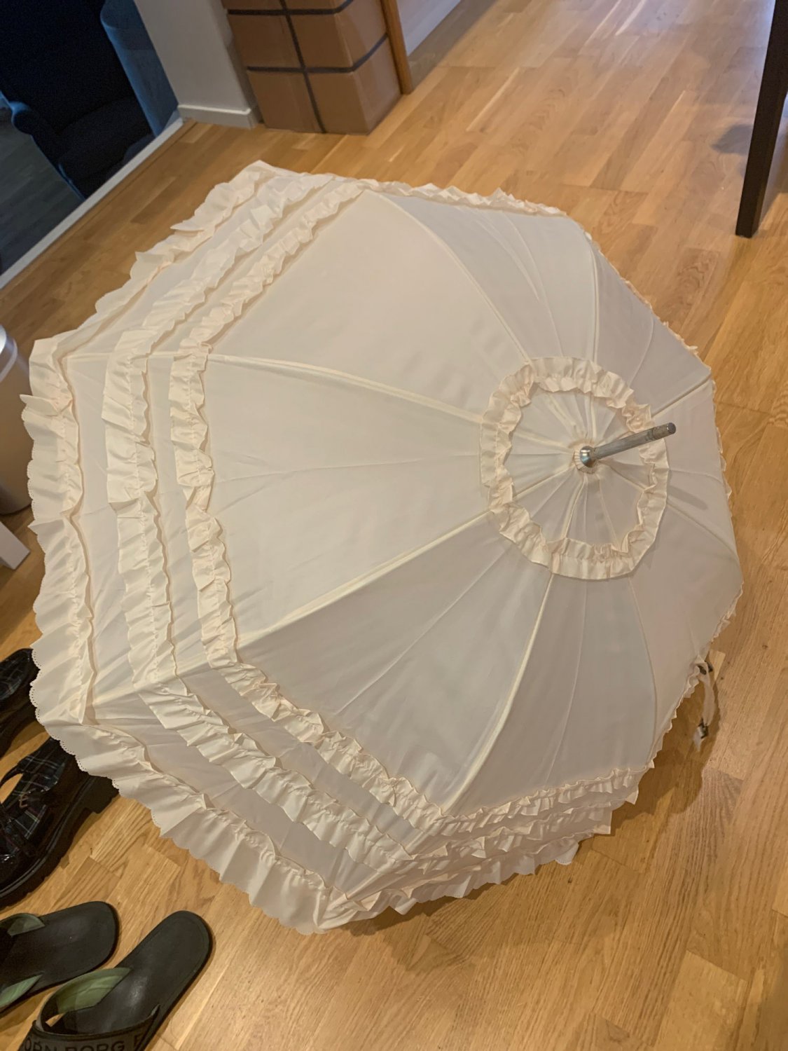 Water Resistant Ruffled Wedding Parasol