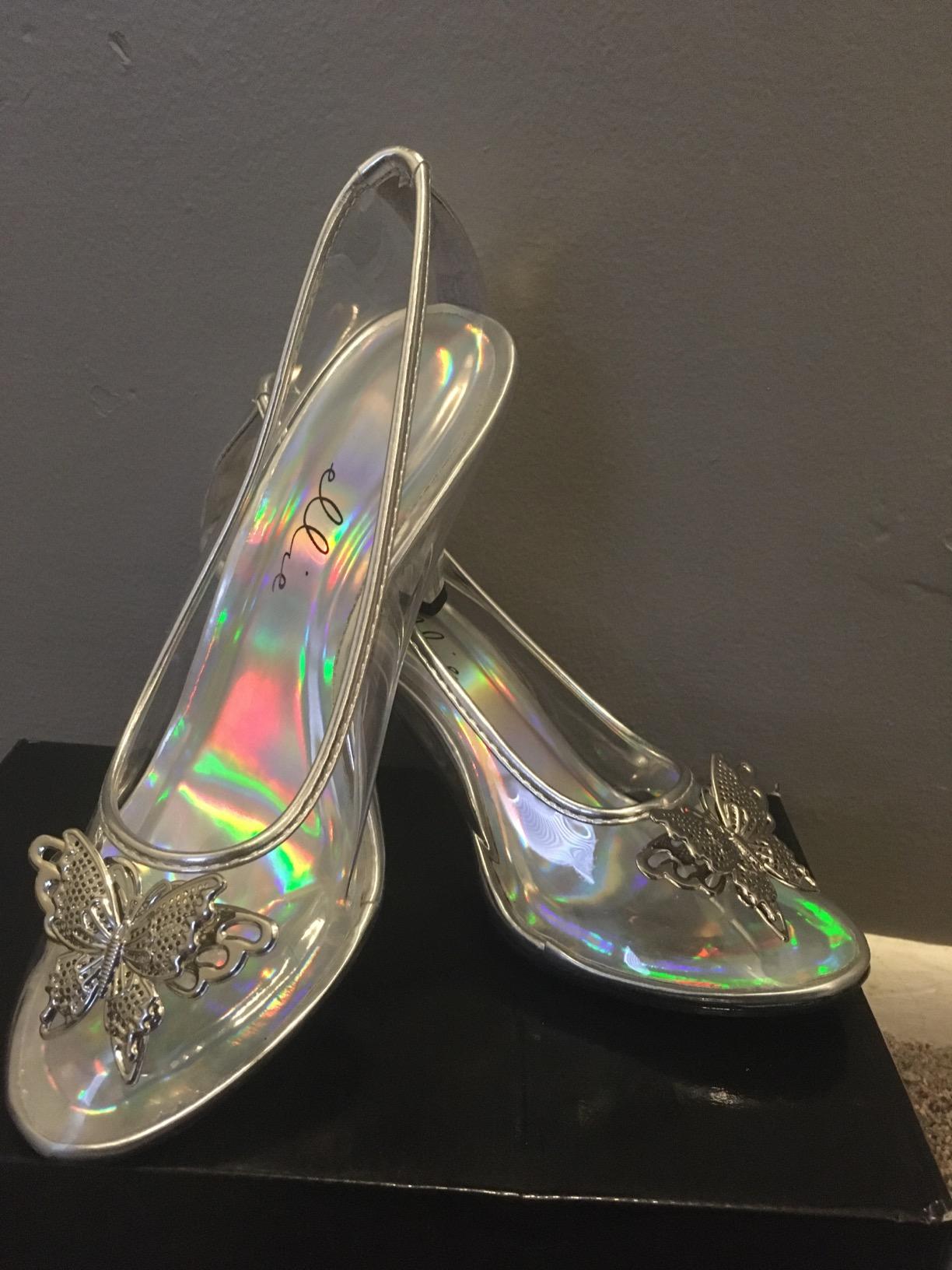 Cinder-301 Clear Glass Slipper Pumps