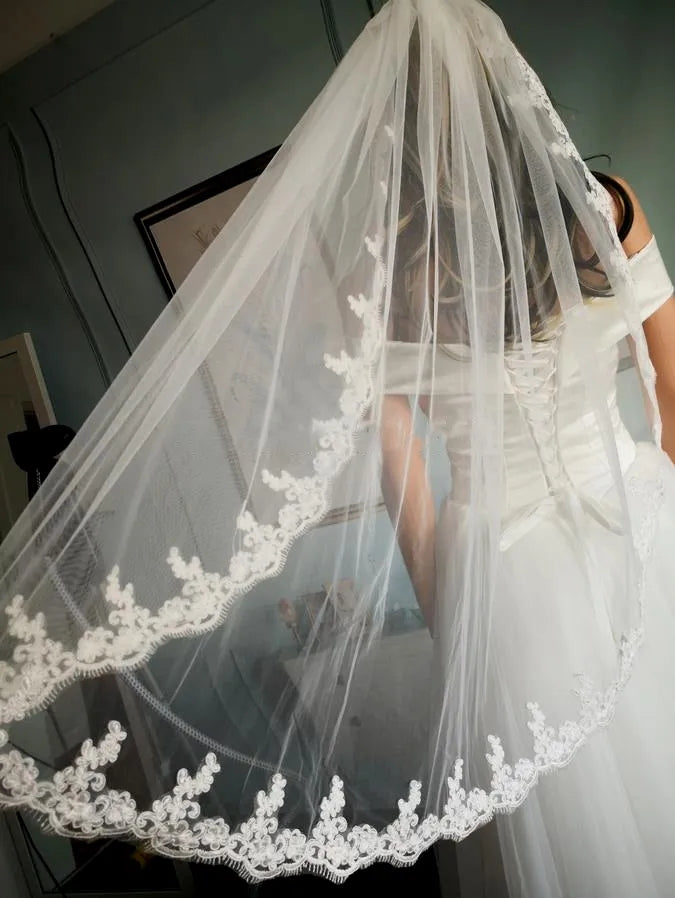 Vintage Look Lace Edge Waist Length Wedding Veil