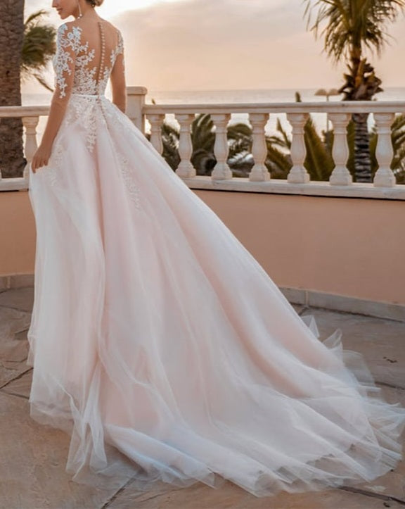 Applique/Tulle Wedding Gown